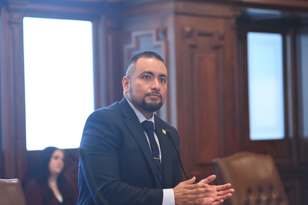 State Senator Javier Loera Cervantes on the Senate floor